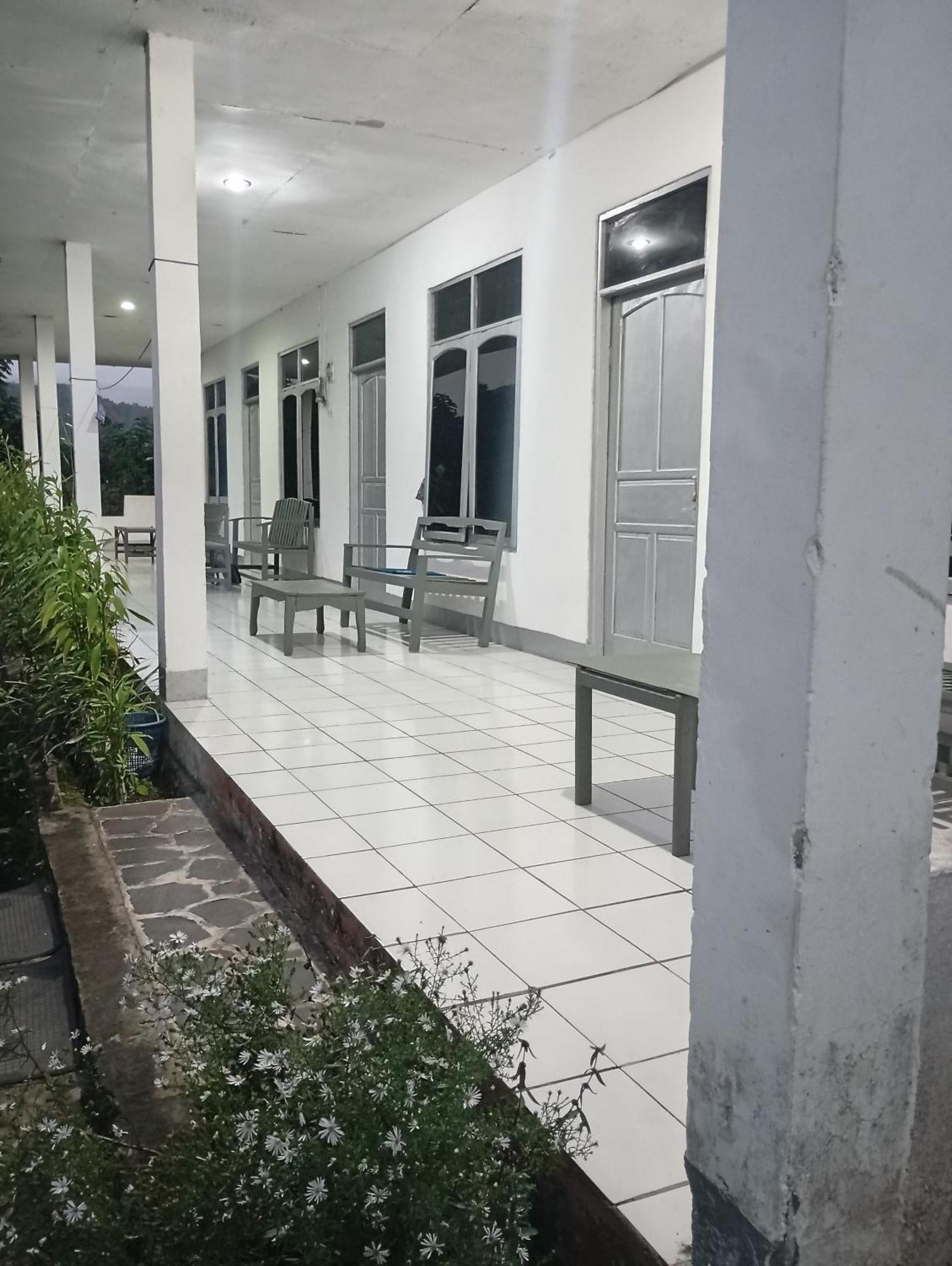 Hidayah Homestay Vulkan Vulkan Kelimutu Exterior foto