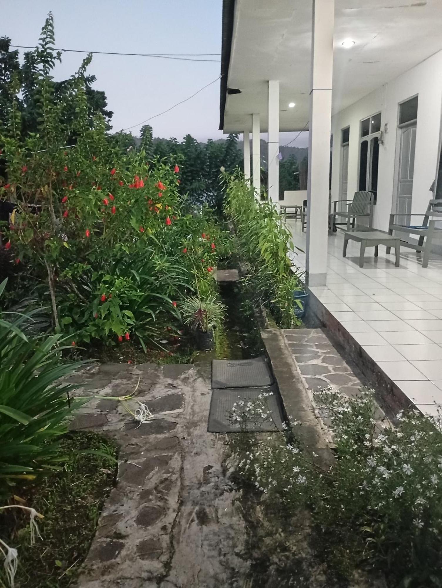 Hidayah Homestay Vulkan Vulkan Kelimutu Exterior foto